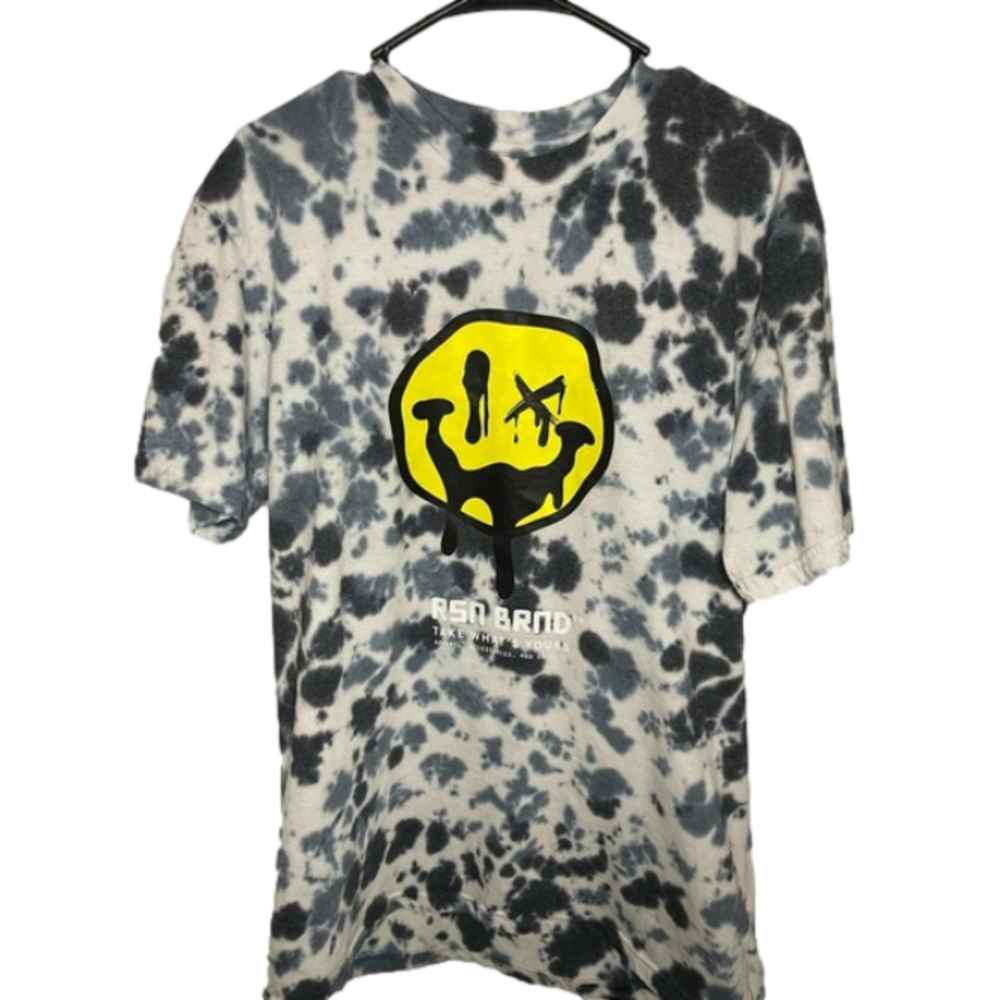 Tie dye with yellow smiley face
Brand Reason size Large - Picture 1 of 3